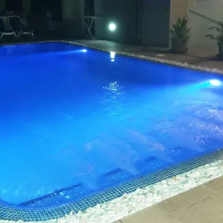 In Large Private Pool & Jacuzzi Valley View Near Sandy Beach