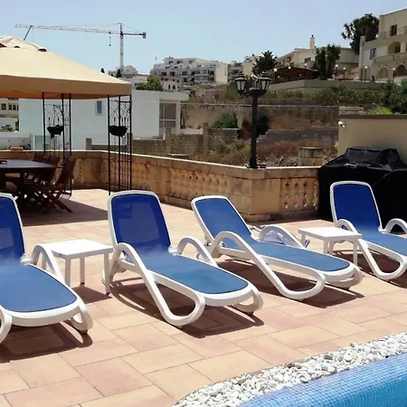 In Large Private Pool & Jacuzzi Valley View Near Sandy Beach
